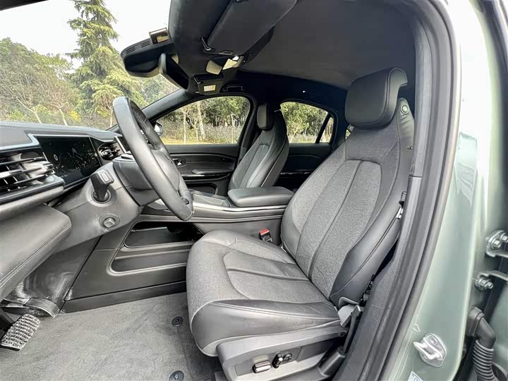 Фото 9 - Nio EC6