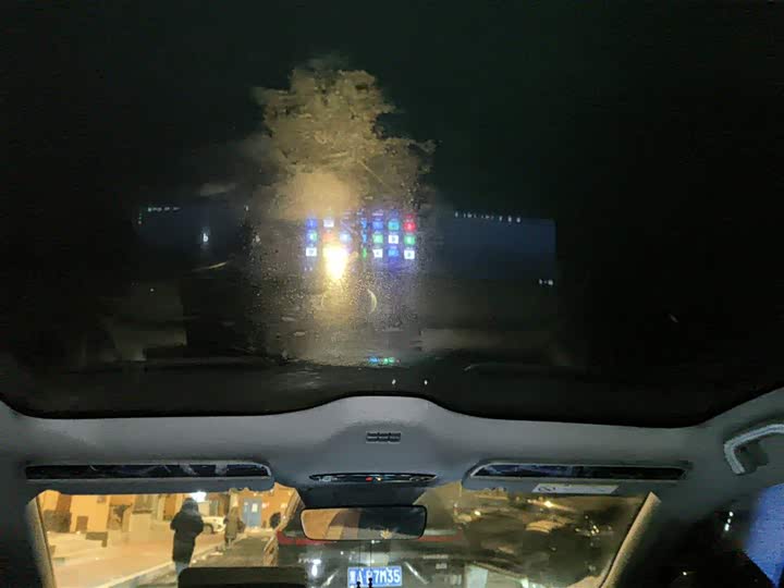 Фото 9 - Geely Galaxy E8