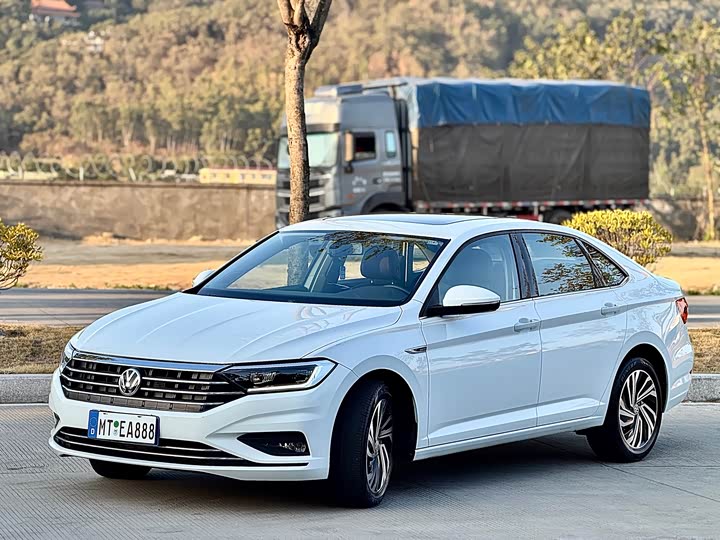 Фото 2 - Volkswagen Sagitar L