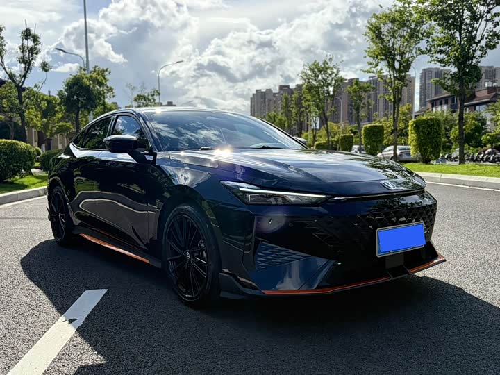 Фото 3 - Changan UNI-V