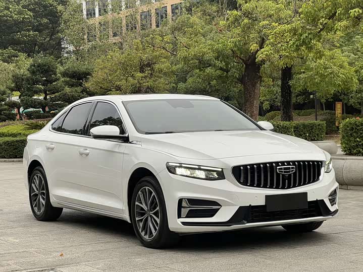 Фото 3 - Geely Preface