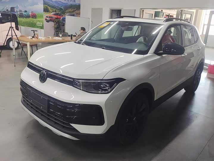 Фото 1 - Volkswagen Tharu