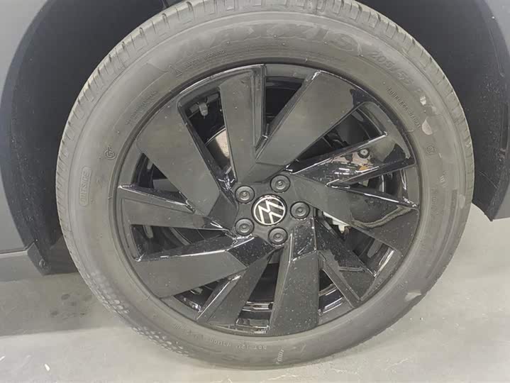 Фото 6 - Volkswagen Tharu