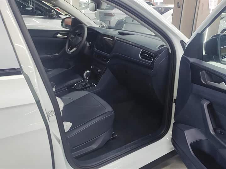 Фото 8 - Volkswagen Tharu