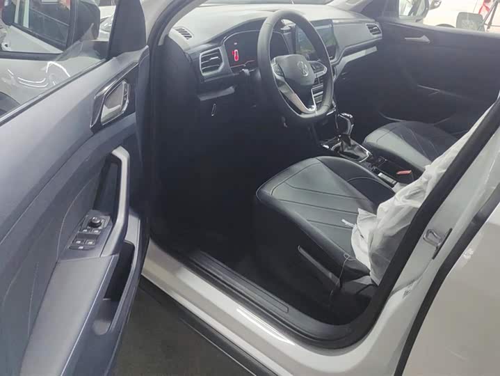 Фото 9 - Volkswagen Tharu