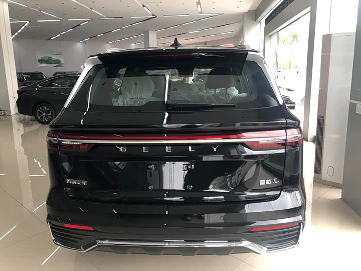 Фото 3 - Geely Monjaro