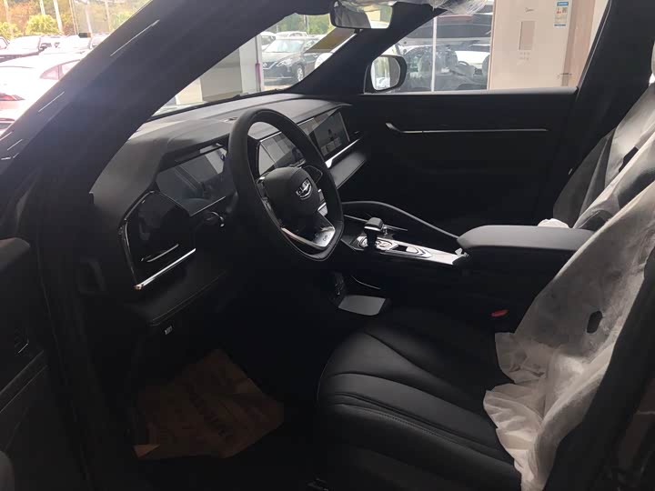 Фото 6 - Geely Monjaro