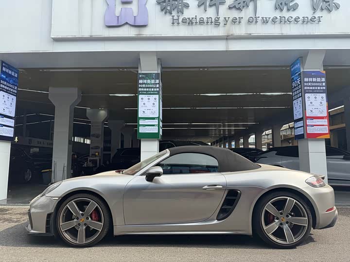 Фото 2 - Porsche 718