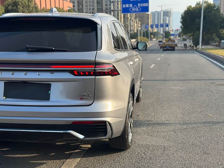 Фото 7 - Geely Monjaro