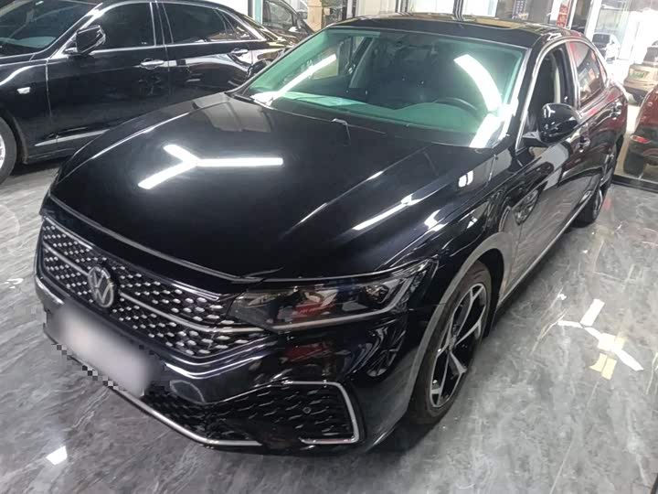 Фото 1 - Volkswagen Passat