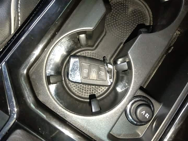 Фото 9 - Volkswagen Passat