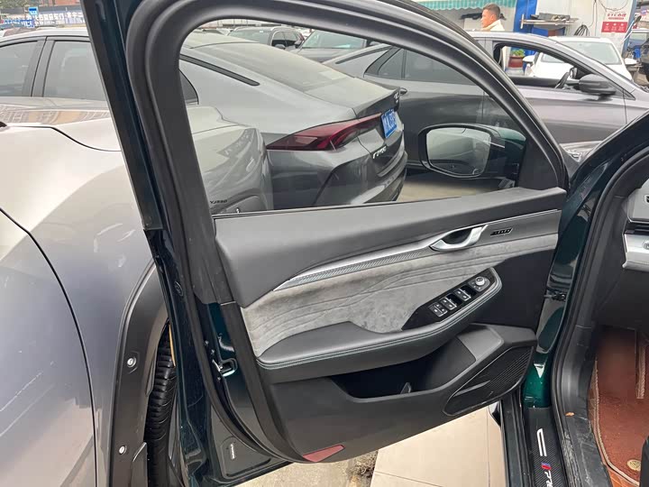 Фото 7 - Geely Preface