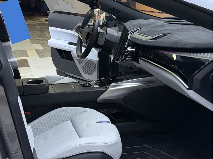 Фото 7 - HiPhi Z