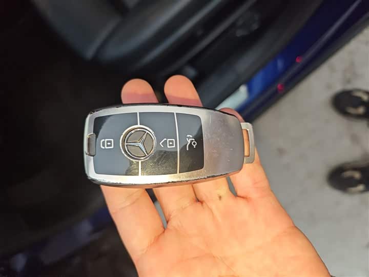 Фото 9 - Mercedes-Benz GLB-Class