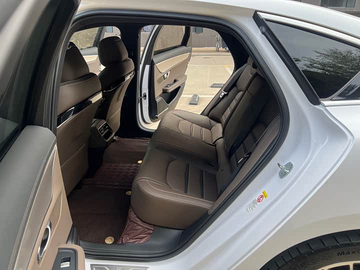 Фото 6 - BYD Han