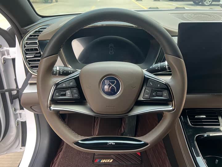 Фото 8 - BYD Han