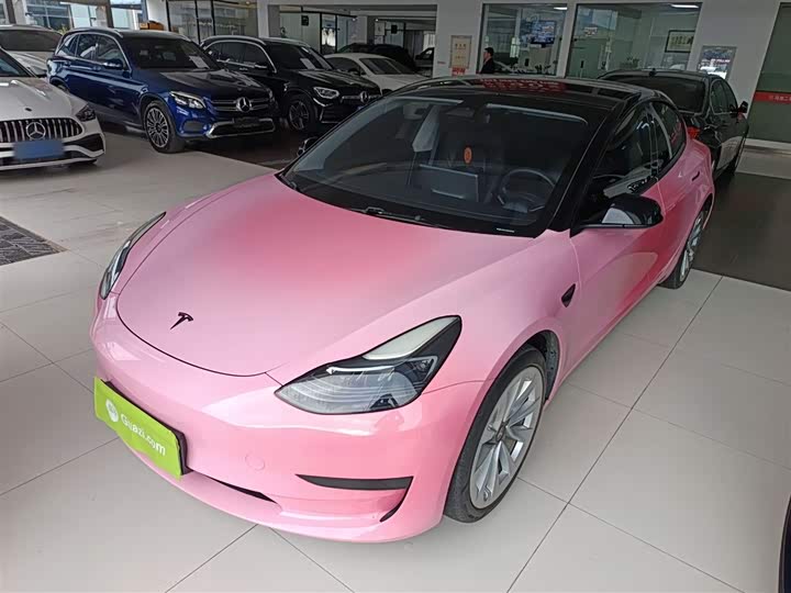 Фото 2 - Tesla Model 3