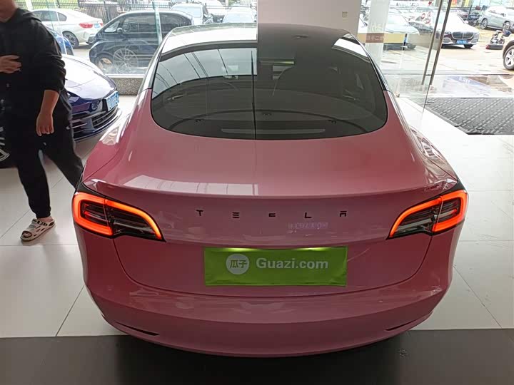 Фото 6 - Tesla Model 3