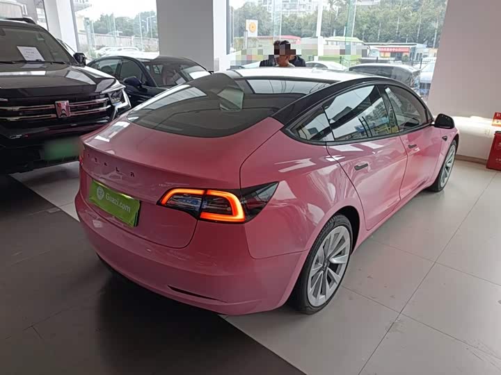 Фото 7 - Tesla Model 3