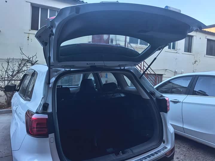 Фото 4 - Changan CS75