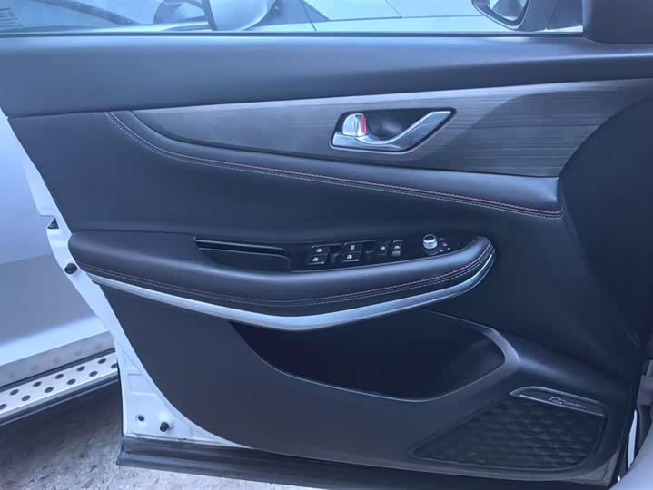 Фото 7 - Changan CS75