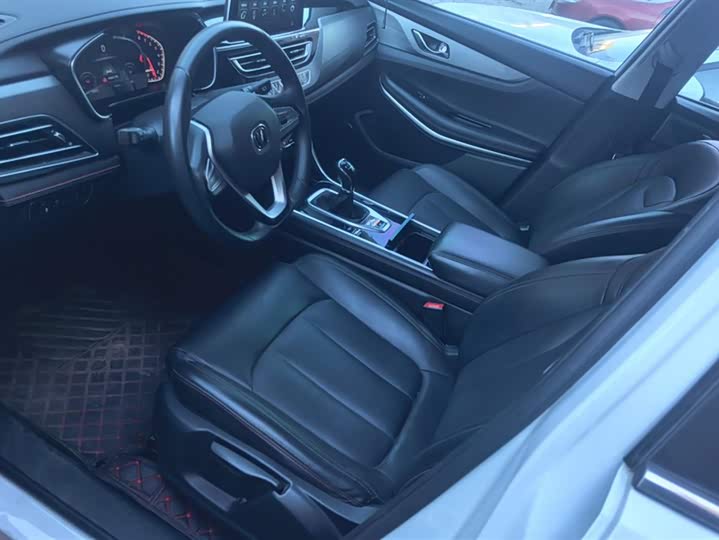 Фото 9 - Changan CS75