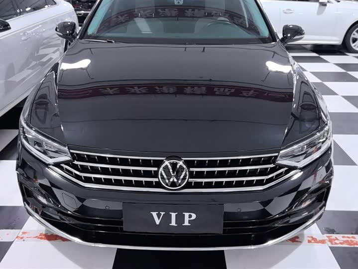 Фото 2 - Volkswagen Magotan