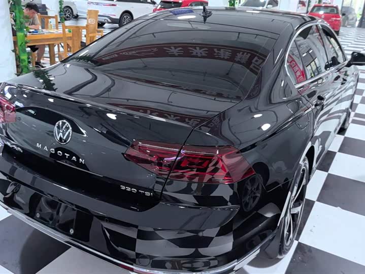 Фото 3 - Volkswagen Magotan