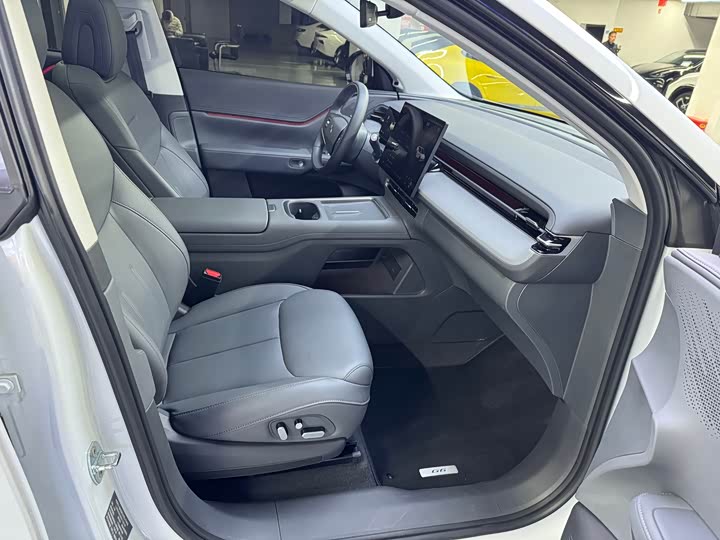 Фото 8 - XPeng G6