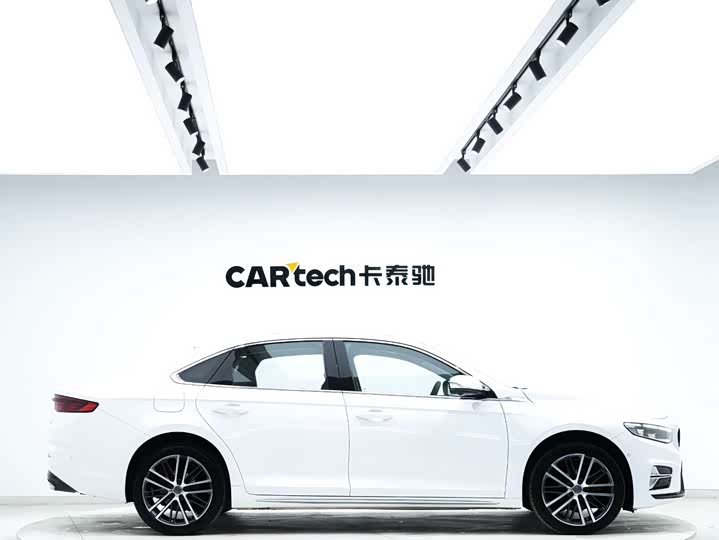 Фото 9 - Geely Preface