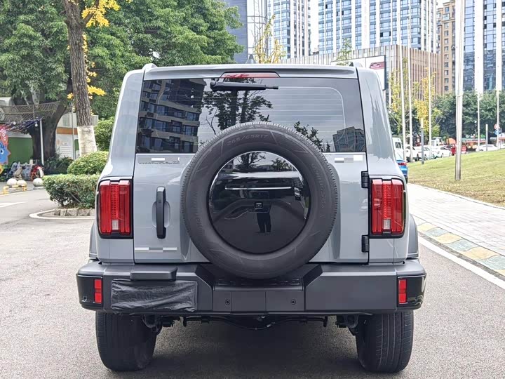 Фото 7 - Tank 300