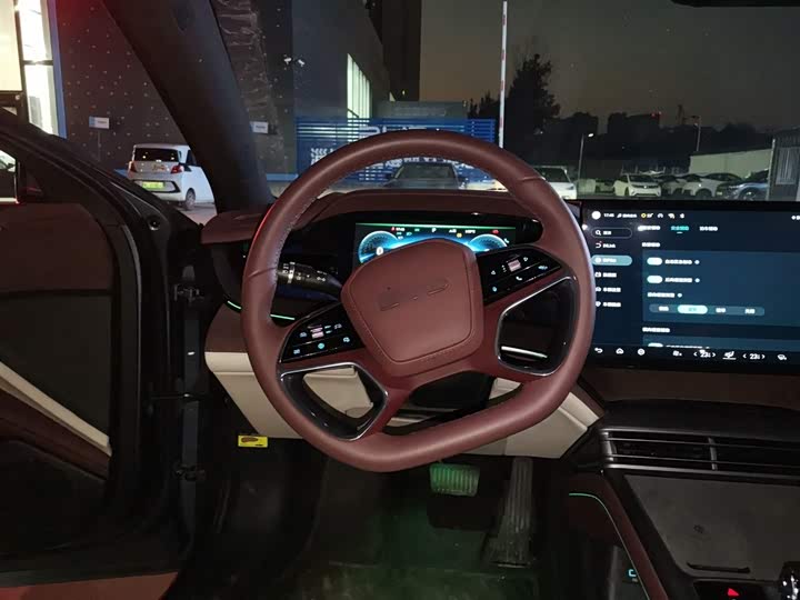 Фото 3 - BYD Seal