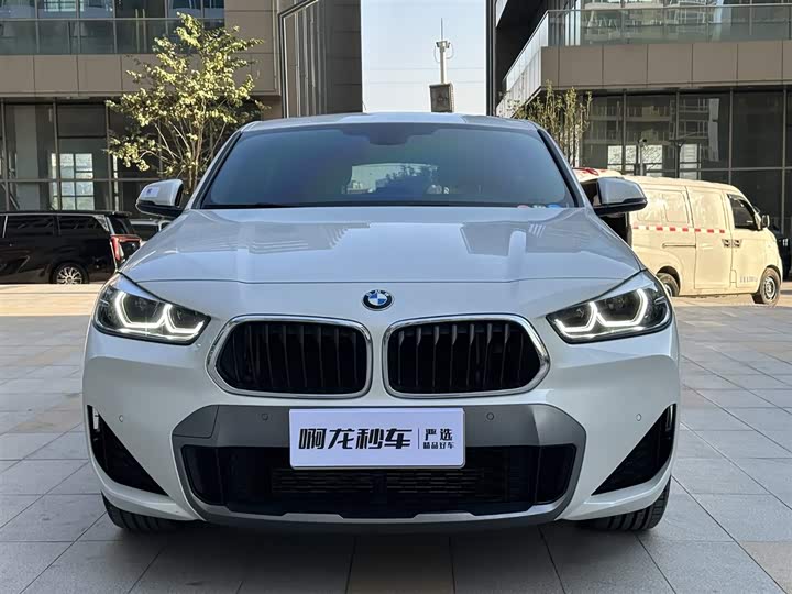Фото 2 - BMW X2