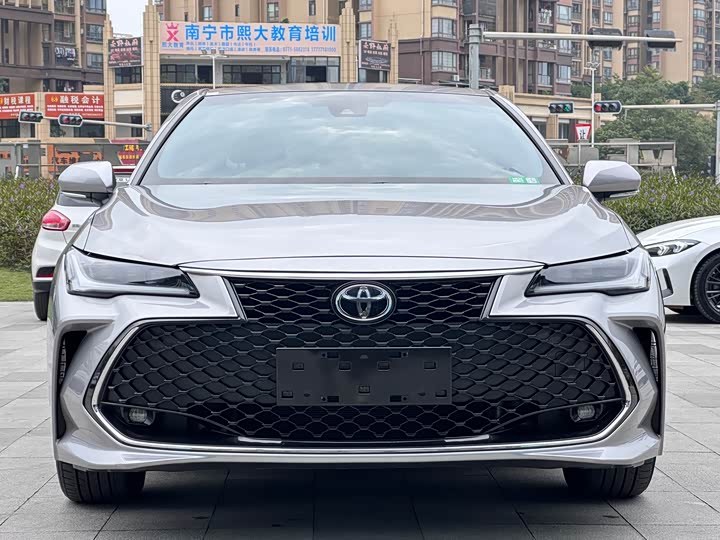 Фото 2 - Toyota Avalon