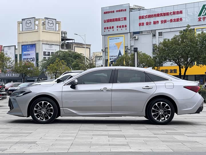 Фото 6 - Toyota Avalon