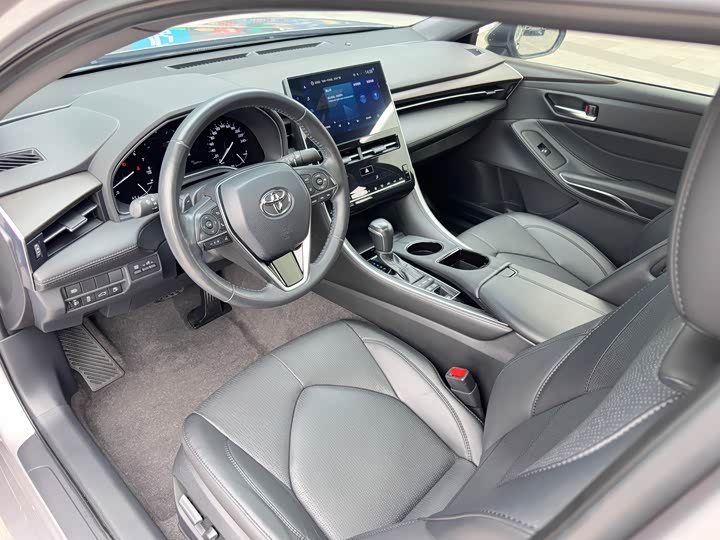 Фото 9 - Toyota Avalon