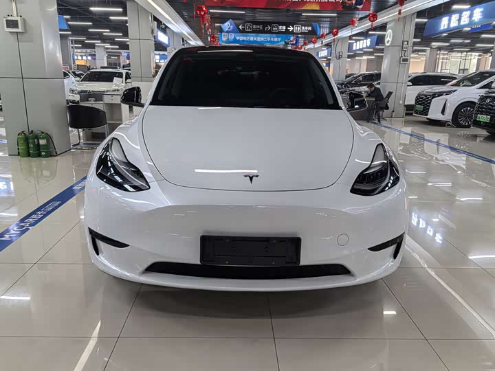 Фото 2 - Tesla Model Y