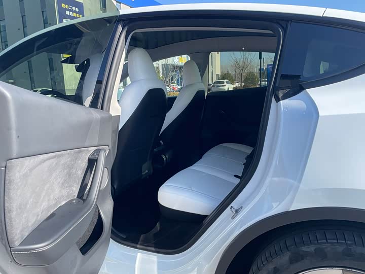 Фото 6 - Tesla Model Y