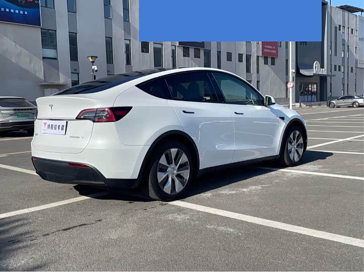 Фото 7 - Tesla Model Y