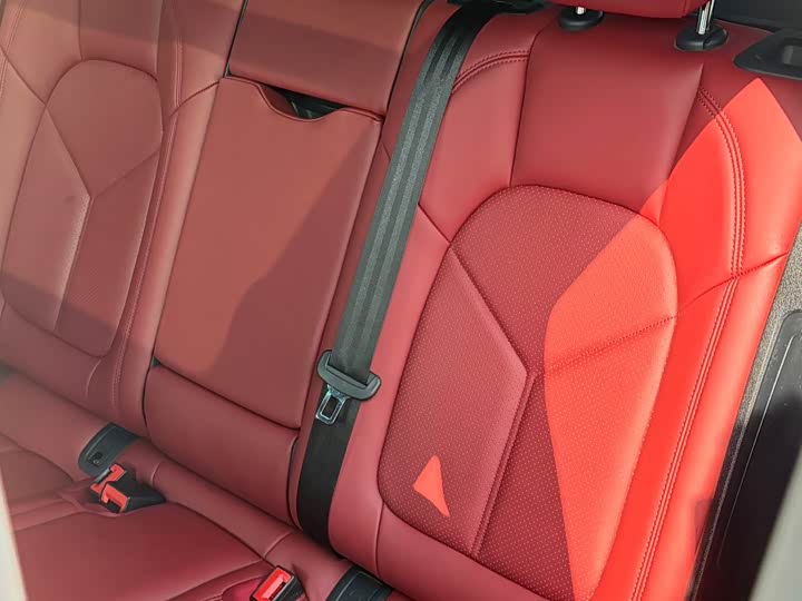 Фото 8 - Porsche Macan