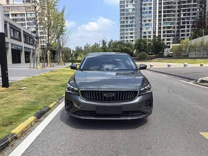 Фото 2 - Geely Emgrand
