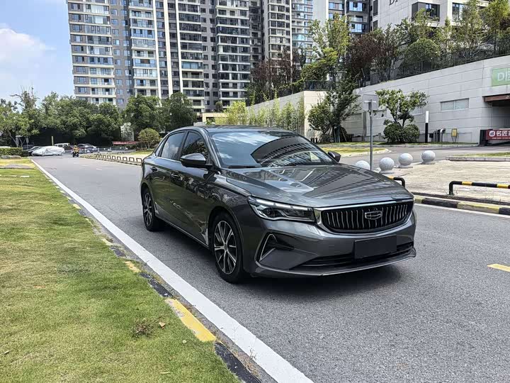 Фото 3 - Geely Emgrand