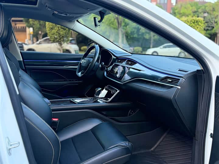 Фото 5 - Geely Binrui