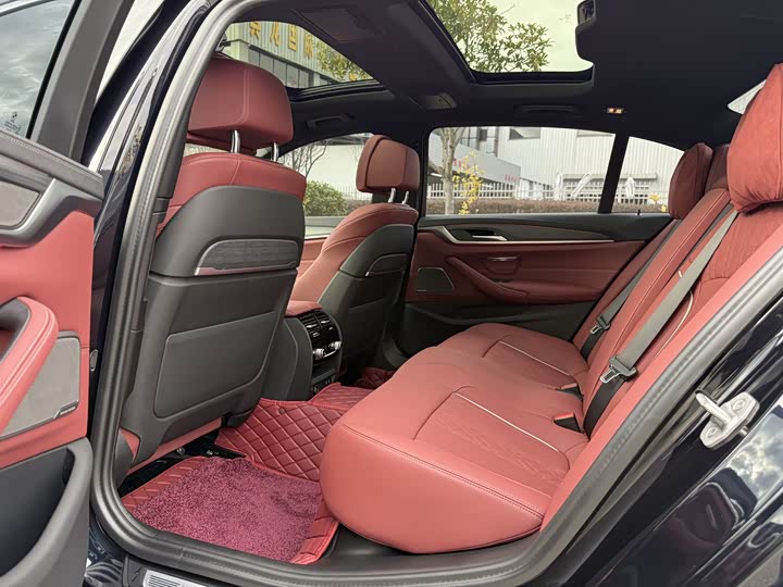 Фото 9 - BMW 5 Series