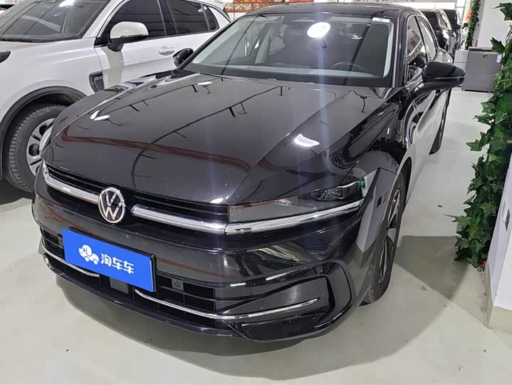 Фото 1 - Volkswagen Magotan