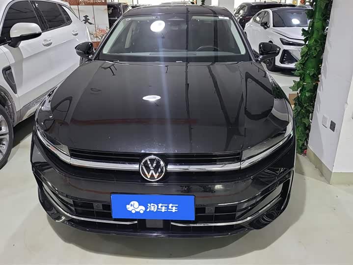 Фото 2 - Volkswagen Magotan