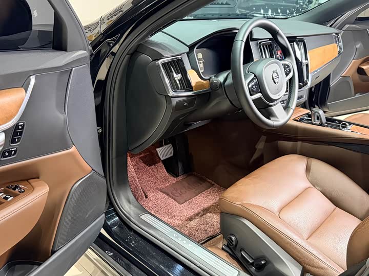 Фото 9 - Volvo S90