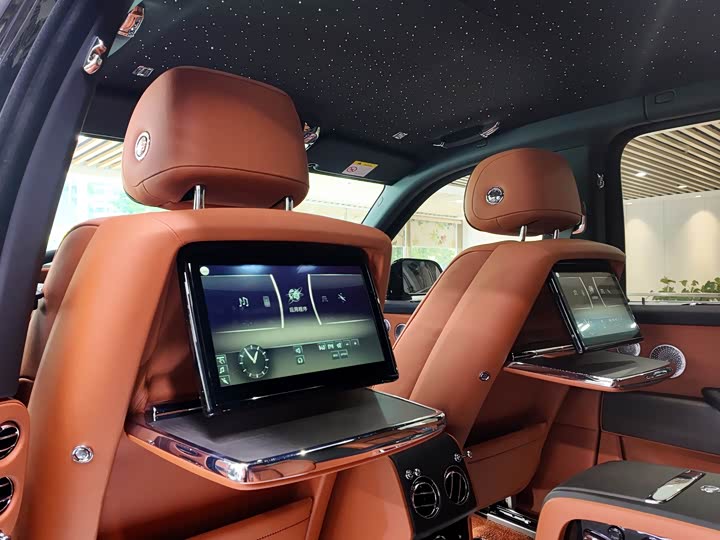 Фото 8 - Rolls-Royce Cullinan