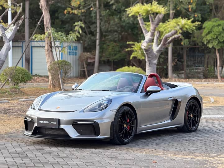 Фото 1 - Porsche 718