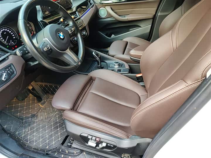 Фото 8 - BMW X1